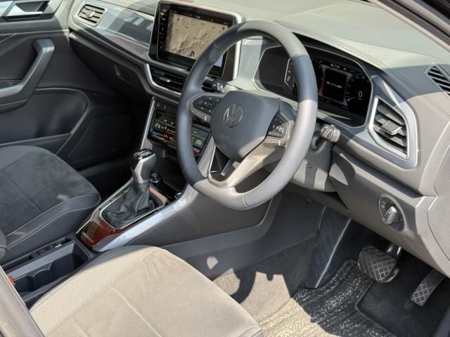 VOLKSWAGEN T-ROC 2023 Image 31