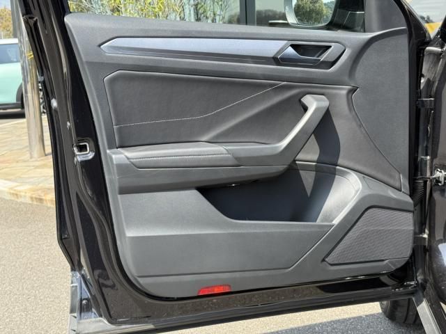 VOLKSWAGEN T-ROC 2023 Image 31