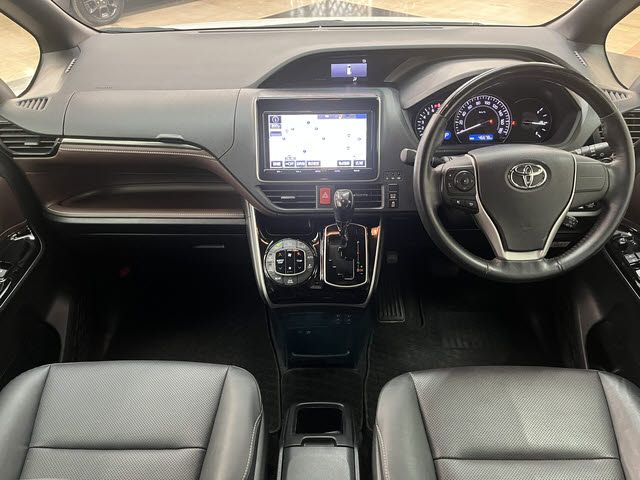 TOYOTA ESQUIRE 2018 Image 31