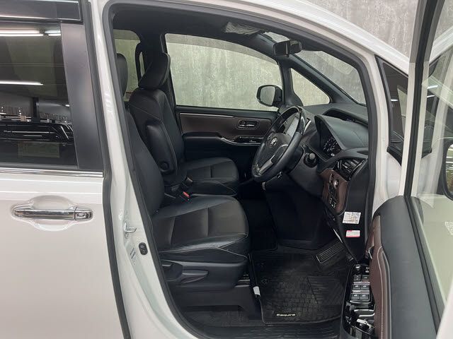 TOYOTA ESQUIRE 2018 Image 31