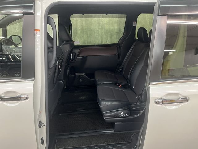 TOYOTA ESQUIRE 2018 Image 31