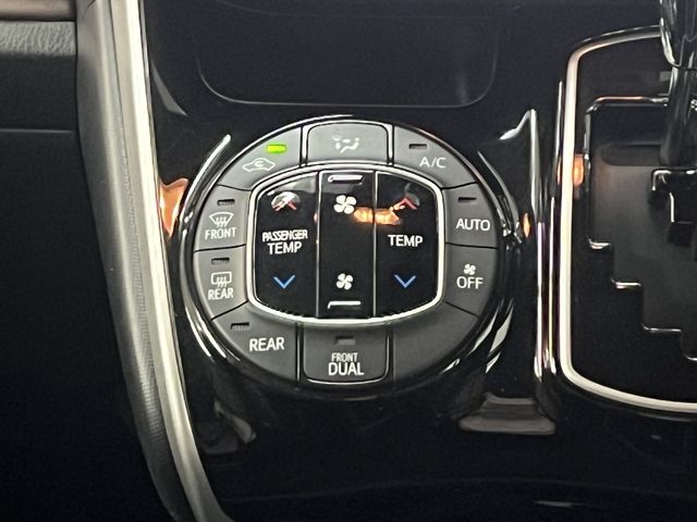 TOYOTA ESQUIRE 2018 Image 31