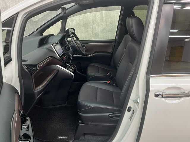 TOYOTA ESQUIRE 2018 Image 31