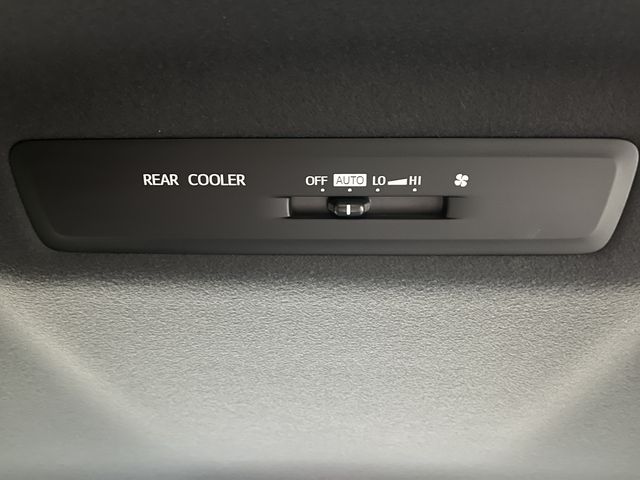 TOYOTA ESQUIRE 2018 Image 31