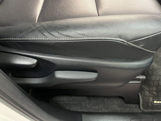 TOYOTA ESQUIRE 2018 Image 31