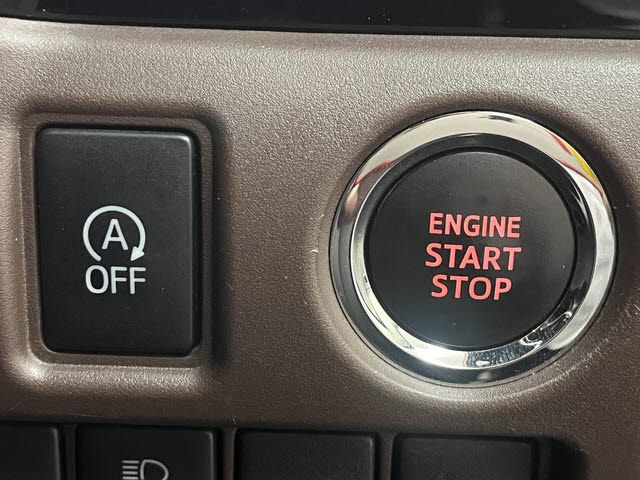 TOYOTA ESQUIRE 2018 Image 31