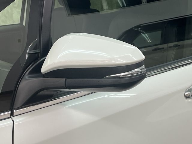 TOYOTA ESQUIRE 2018 Image 31