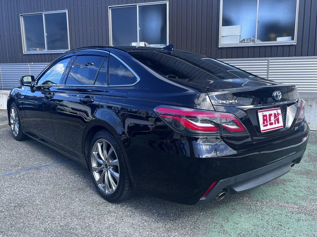 TOYOTA CROWN SEDAN HYBRID 2019 Image 31