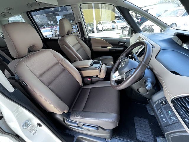 NISSAN SERENA  S-HYBRID 2017 Image 31