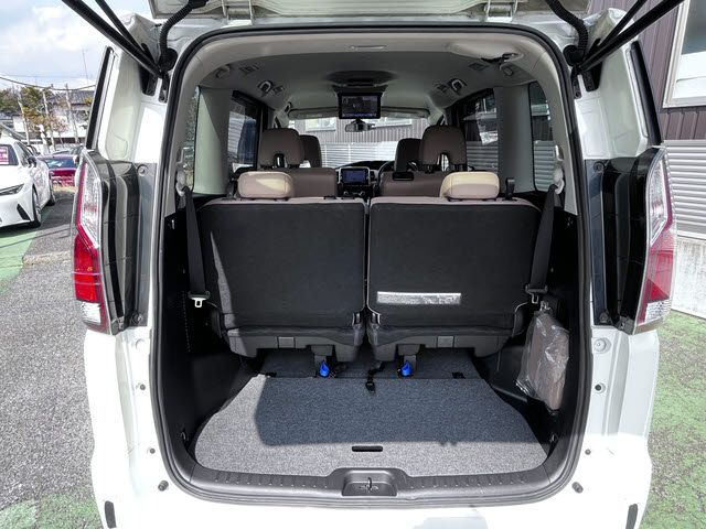 NISSAN SERENA  S-HYBRID 2017 Image 31