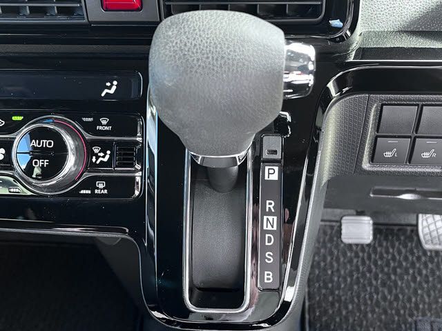 DAIHATSU TANTO CUSTOM 2021 Image 31