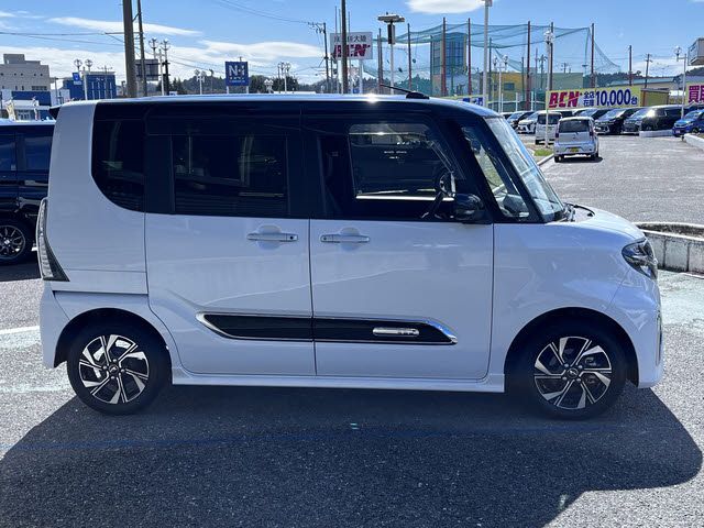 DAIHATSU TANTO CUSTOM 2021 Image 31