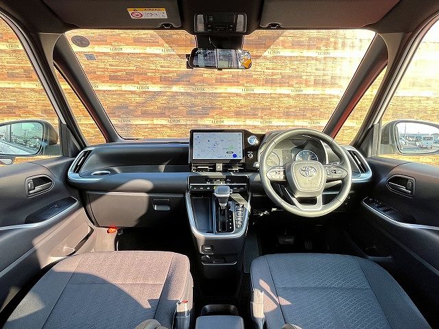 TOYOTA VOXY HYBRID 2023 Image 31