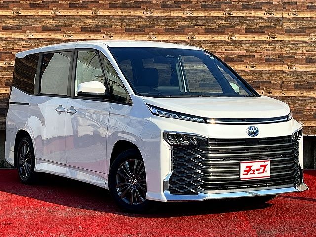 TOYOTA VOXY HYBRID 2023 Image 31
