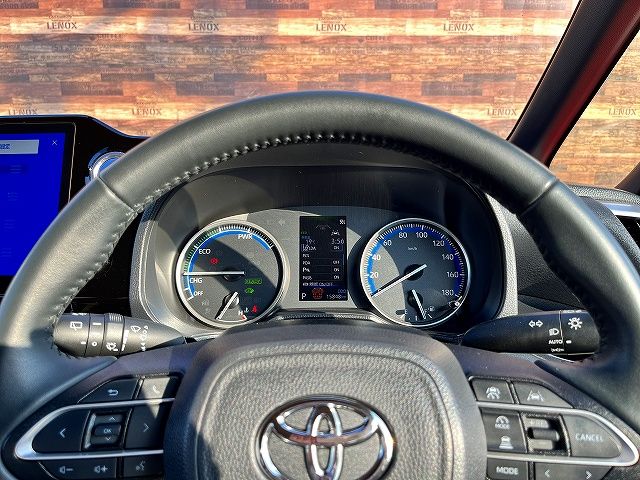 TOYOTA VOXY HYBRID 2023 Image 31