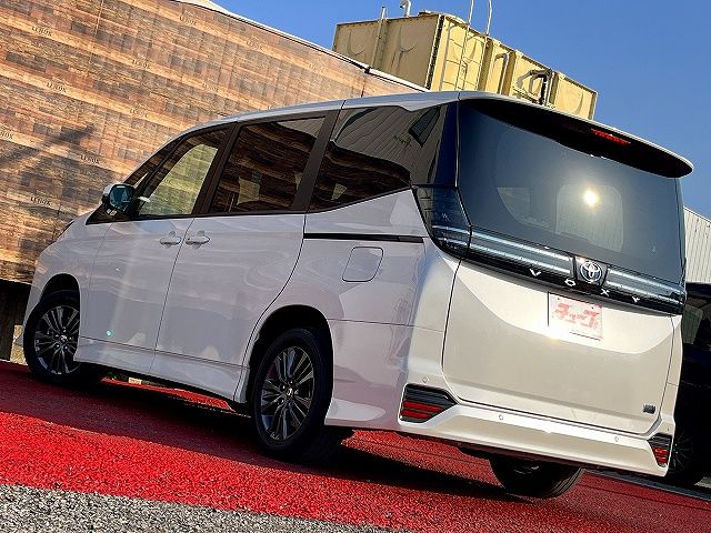 TOYOTA VOXY HYBRID 2023 Image 31