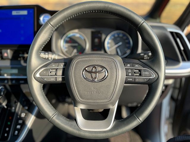 TOYOTA VOXY HYBRID 2023 Image 31