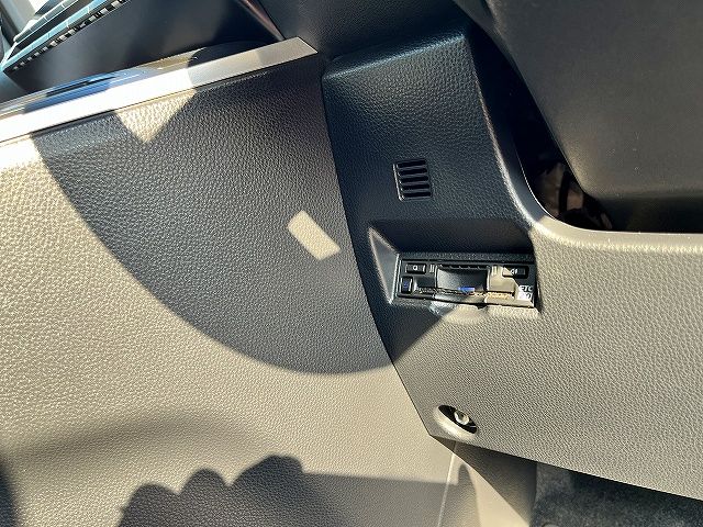 TOYOTA VOXY HYBRID 2023 Image 31