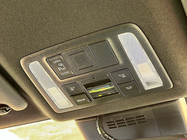 TOYOTA VOXY HYBRID 2023 Image 31