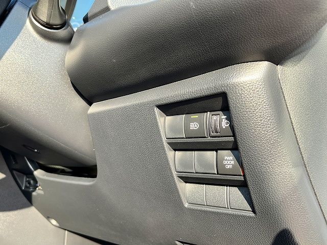 TOYOTA VOXY HYBRID 2023 Image 31