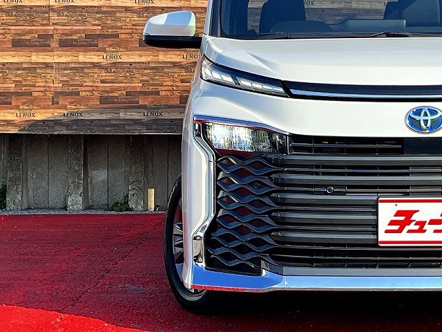 TOYOTA VOXY HYBRID 2023 Image 31