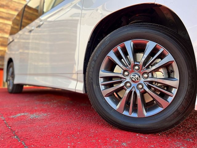 TOYOTA VOXY HYBRID 2023 Image 31