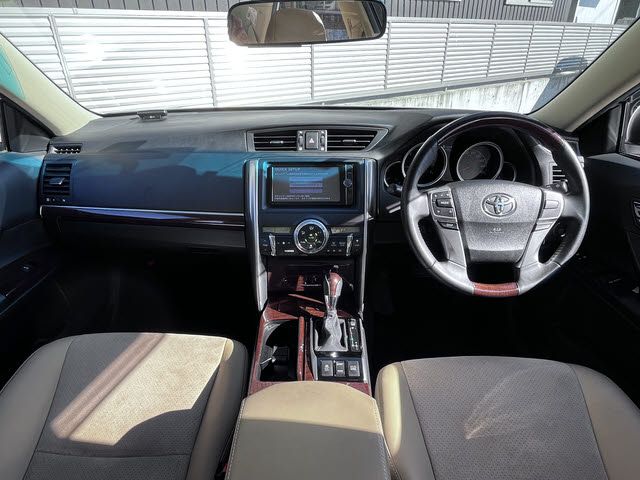 TOYOTA MARK X 2013 Image 31