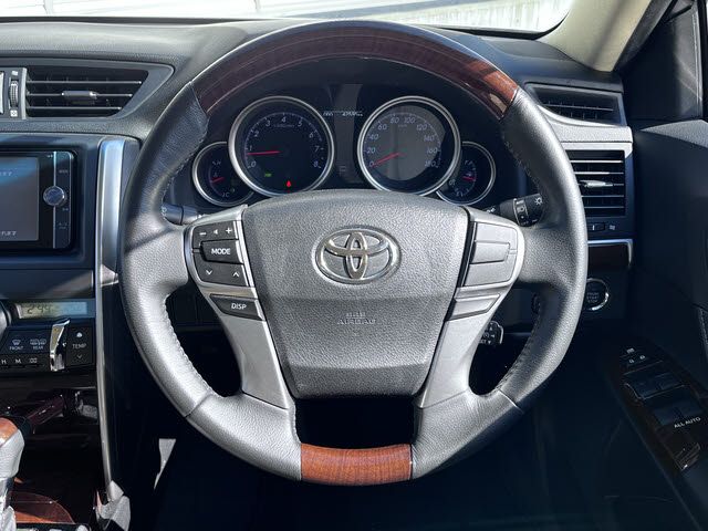 TOYOTA MARK X 2013 Image 31