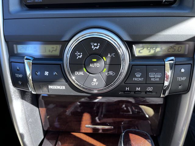 TOYOTA MARK X 2013 Image 31