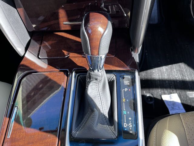 TOYOTA MARK X 2013 Image 31