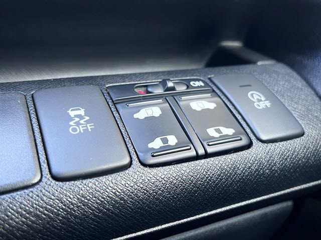 HONDA STEPWAGON SPADA 2013 Image 31