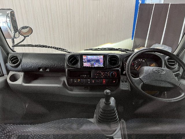 TOYOTA DYNA 2021 Image 31