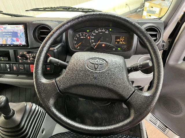 TOYOTA DYNA 2021 Image 31