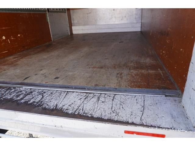 ISUZU ELF 2019 Image 31