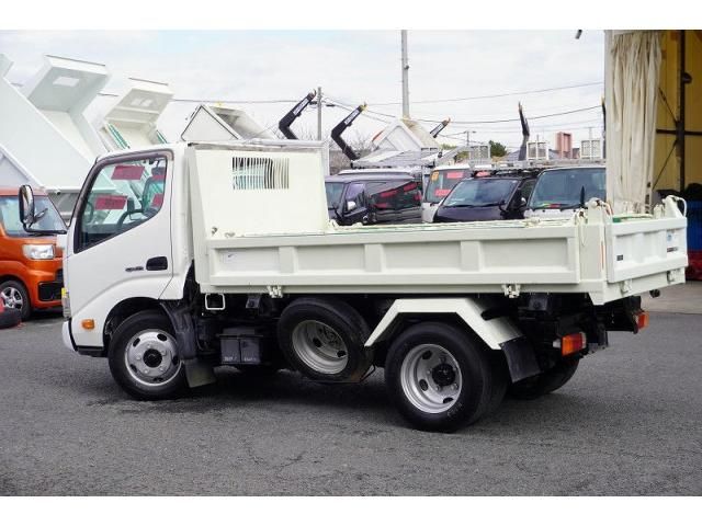 HINO DUTRO 2016 Image 31