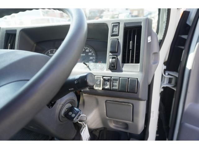 ISUZU ELF 2016 Image 31