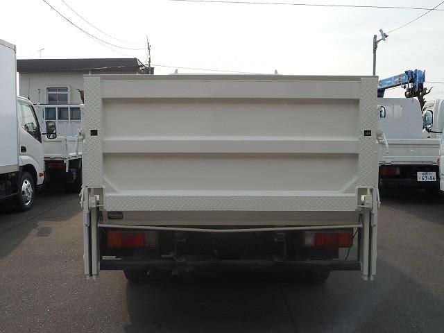 HINO DUTRO 2015 Image 31