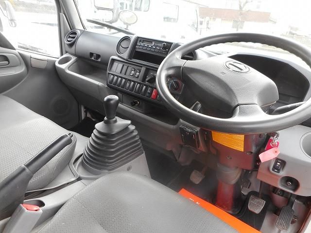 HINO DUTRO 2015 Image 31