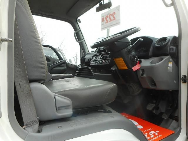 HINO DUTRO 2015 Image 31