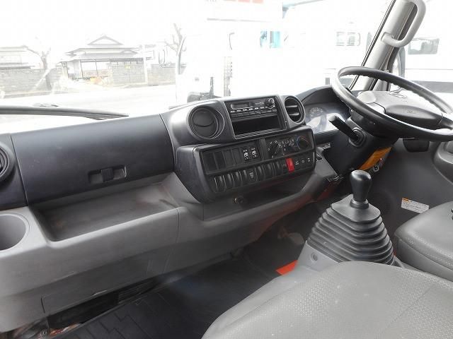 HINO DUTRO 2015 Image 31