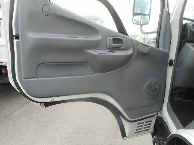 HINO DUTRO 2015 Image 31