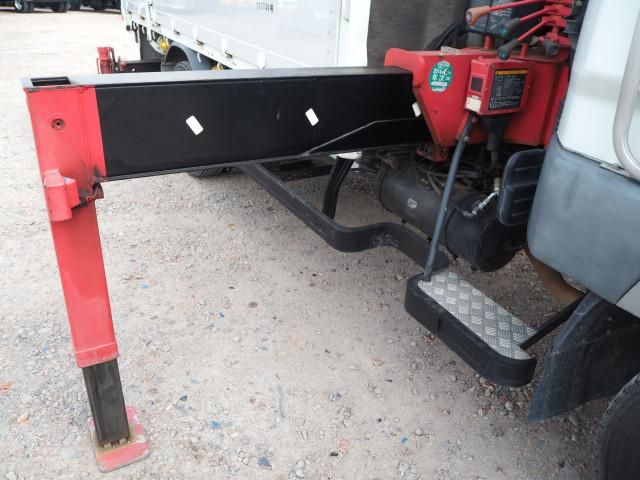 MITSUBISHI FUSOU FIGHTER 2004 Image 31