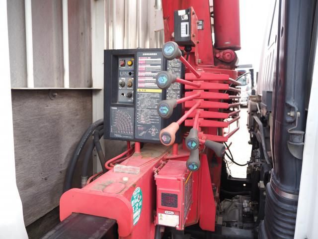 MITSUBISHI FUSOU FIGHTER 2004 Image 31