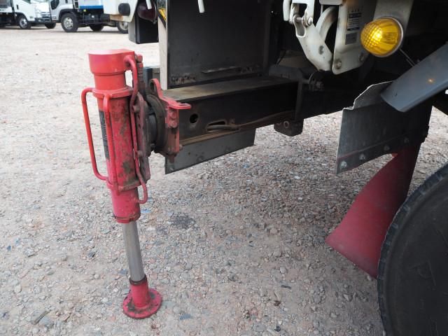 MITSUBISHI FUSOU FIGHTER 2004 Image 31