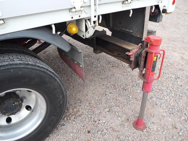 MITSUBISHI FUSOU FIGHTER 2004 Image 31