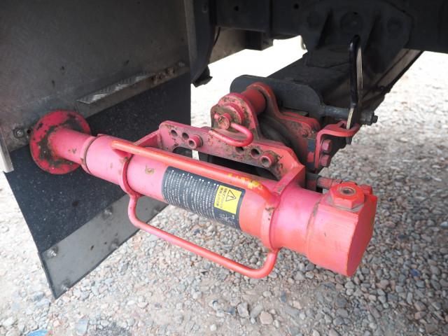 MITSUBISHI FUSOU FIGHTER 2004 Image 31