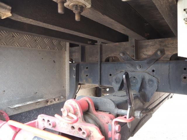 MITSUBISHI FUSOU FIGHTER 2004 Image 31