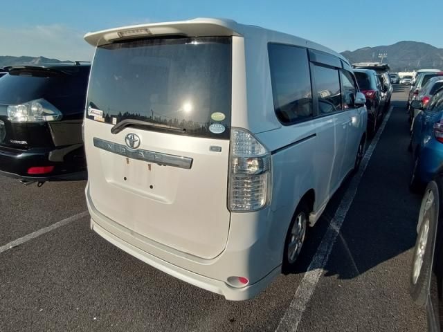 TOYOTA NOAH 2007 Image 31