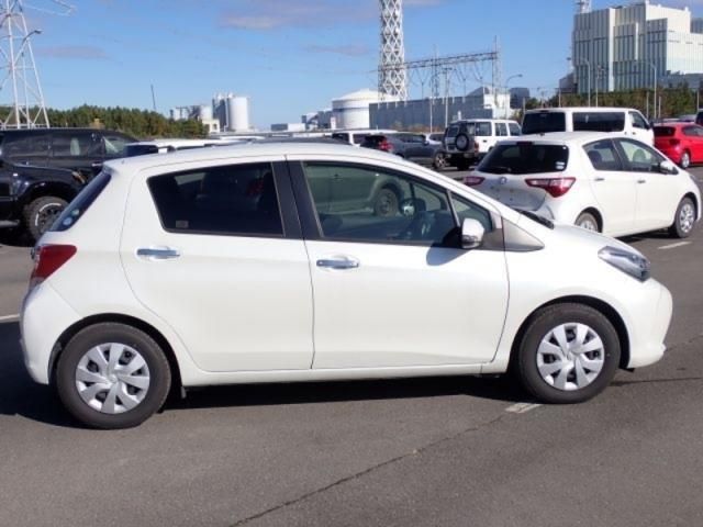 TOYOTA VITZ 2016 Image 31
