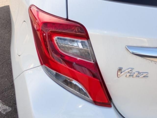 TOYOTA VITZ 2016 Image 31